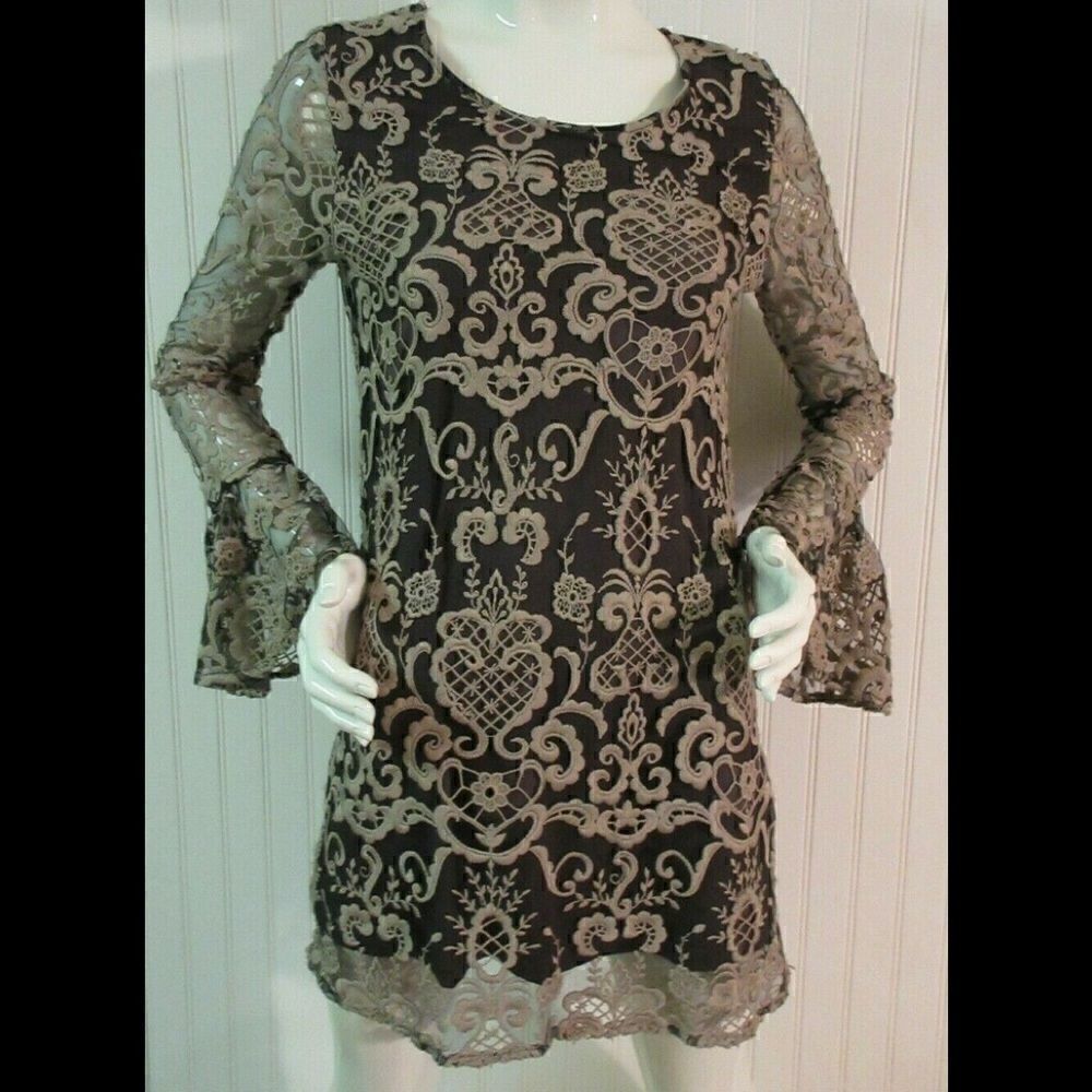 Lenni the label Saga dress lace overlay size S / 4